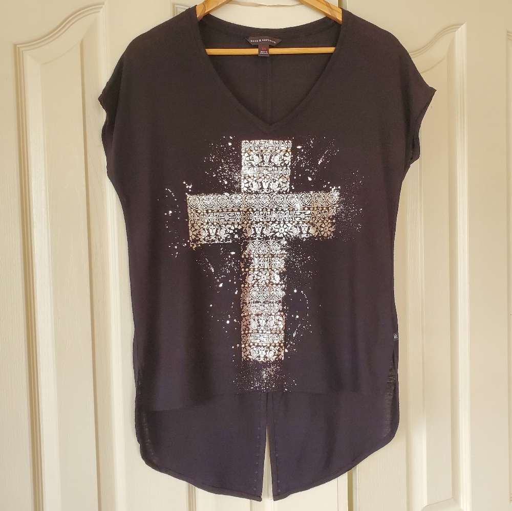 Rock & Republic Black Short Sleeve Tee with Metallic Cross